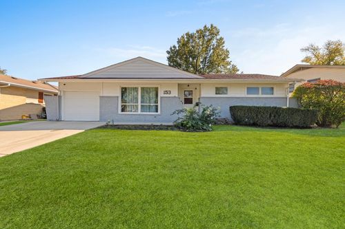 153 Crest Ave, Elk Grove Village, IL, 60007-1731 | Card Image