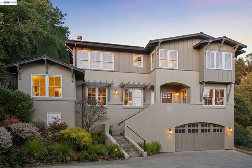 942 Aquarius Way, Oakland, CA, 94611 | Card Image