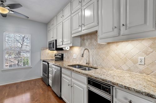 apt-212-2408 Enfield Rd, Austin, TX, 78703-3266 | Card Image