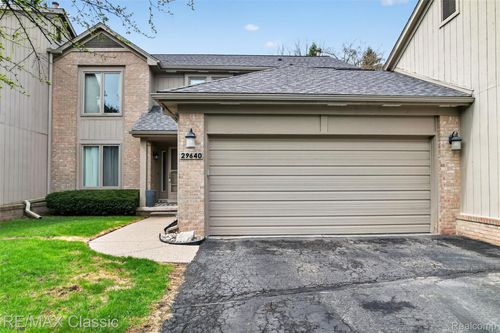 29640 Vista Ct, Farmington Hills, MI, 48331-2279 | Card Image
