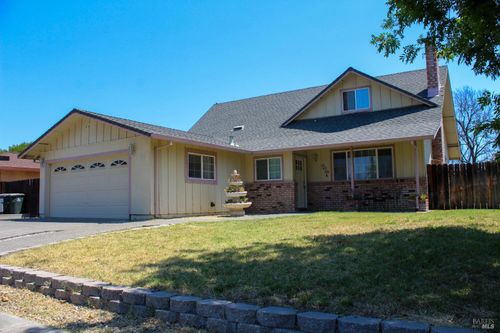 109 Kearney Way, Vacaville, CA, 95687-6412 | Card Image