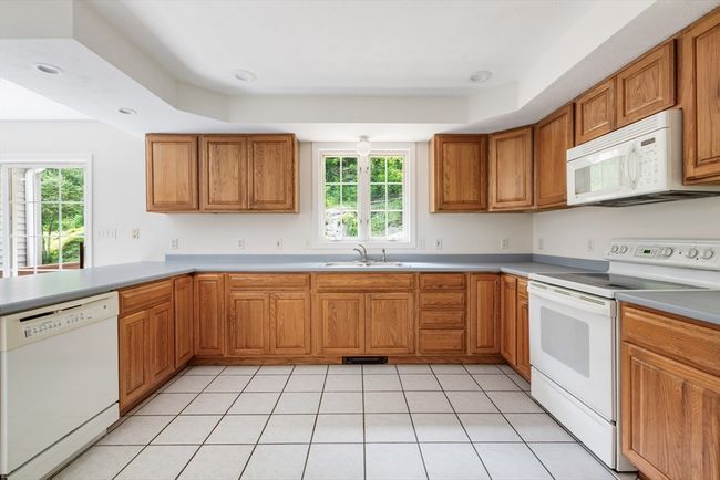341 Quaddick Rd, House other with 3 bedrooms, 3 bathrooms and 4 parking in Thompson CT | Image 5
