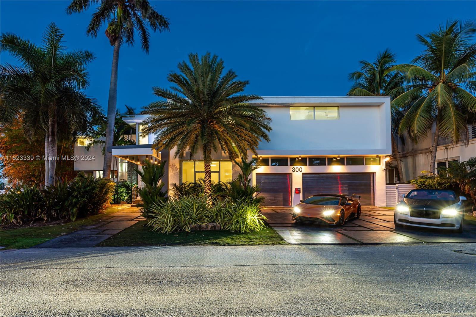 Royal Plaza Dr, Fort Lauderdale, FL 33301