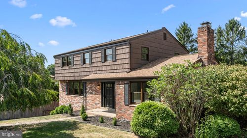 105 Calmont Dr, Pittsburgh, PA, 15235-5202 | Card Image