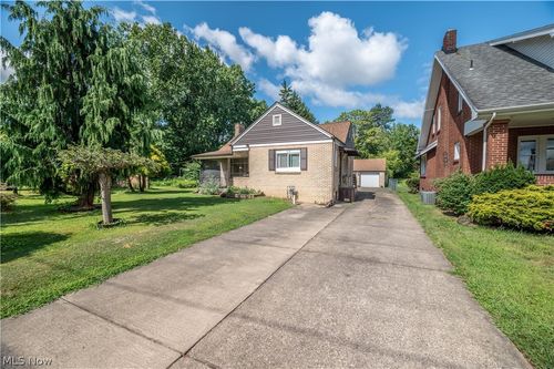 110 S Hazelwood Ave, Youngstown, OH, 44509-2717 | Card Image