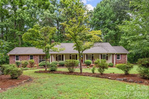 101 Magnolia Ln, Mount Holly, NC, 28120-9056 | Card Image