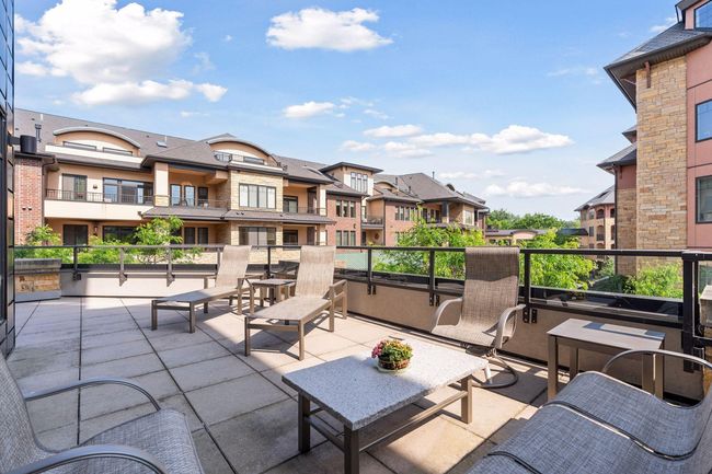 A relaxing area to enjoy a morning cup of coffee, a good book, or conversation with a friend | Image 28