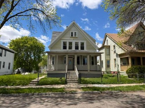 3037 N Dr William Finlayson St, Milwaukee, WI, 53212-1901 | Card Image