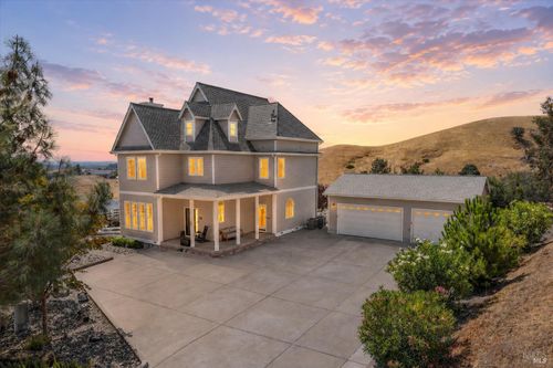 3928 Sierra Vista Dr, Vacaville, CA, 95688-9524 | Card Image