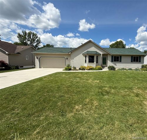 2319 Rollins St, Grand Blanc, MI, 48439-4337 | Card Image