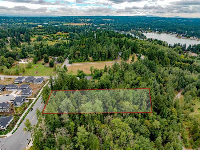 3381 208 St, House other with 3 bedrooms, 2 bathrooms and 9 parking in Langley BC | Image 4