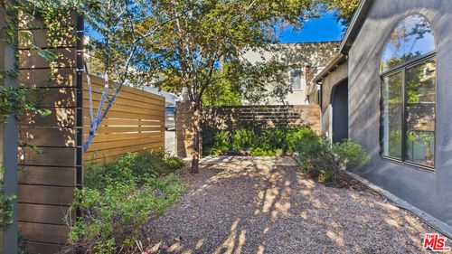 3507 Marathon St, Los Angeles, CA, 90026-2820 | Card Image