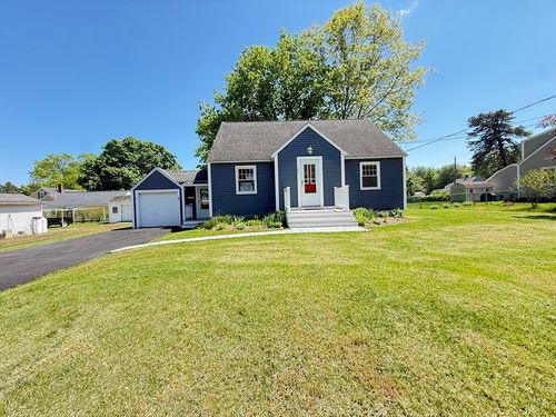 20 Doris Ave, Portsmouth, NH, 03801-4716 | Card Image