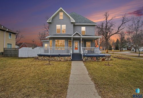 321 Nw 4th St Street, Madison, SD, 57042 | Card Image
