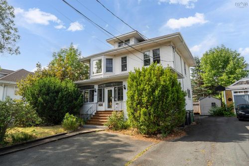 6625 Quinpool Rd, Halifax, NS, B3L1B7 | Card Image