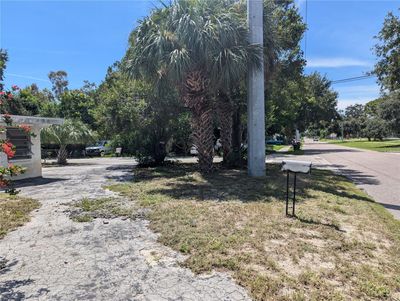 5016 11 Th Avenue S, House other with 2 bedrooms, 1 bathrooms and null parking in Gulfport FL | Image 3