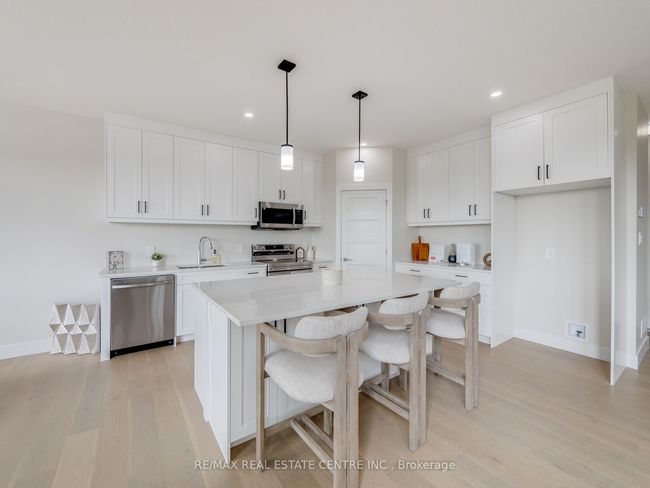 7 - 7966 Fallon Dr, House other with 4 bedrooms, 3 bathrooms and 4 parking in Granton ON | Image 10