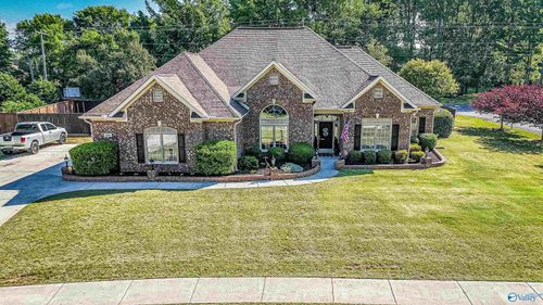 301 Blue Creek Dr, Harvest, AL, 35749-9649 | Card Image