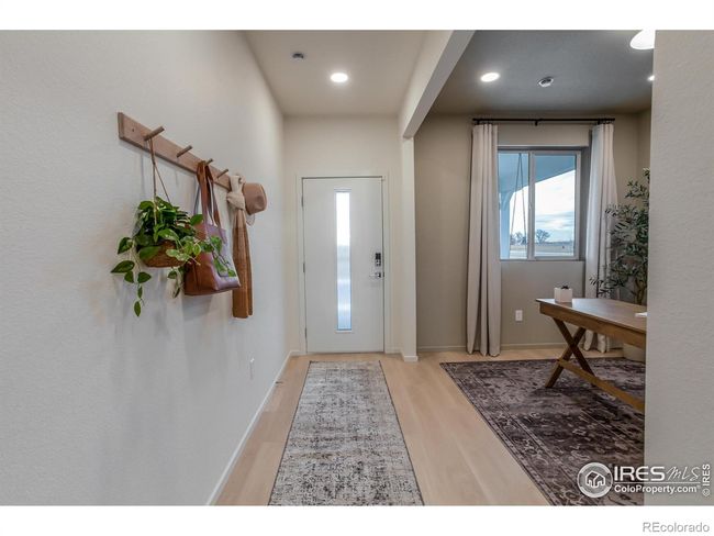 EXAMPLE PHOTO: ENTRYWAY | Image 5
