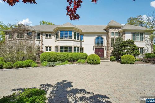 554 Hampton Hill Rd, Franklin Lakes, NJ, 07417-1057 | Card Image