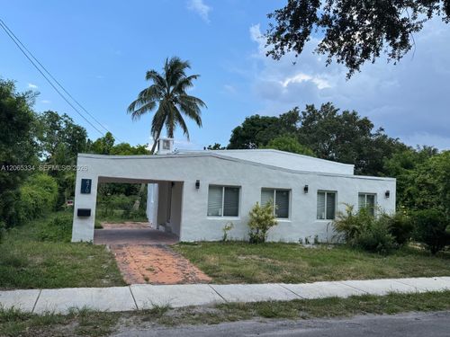 470 Ne 130th St, North Miami, FL, 33161-3944 | Card Image