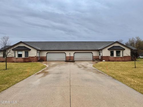 226 Greenfield Dr, Bryan, OH, 43506-8213 | Card Image
