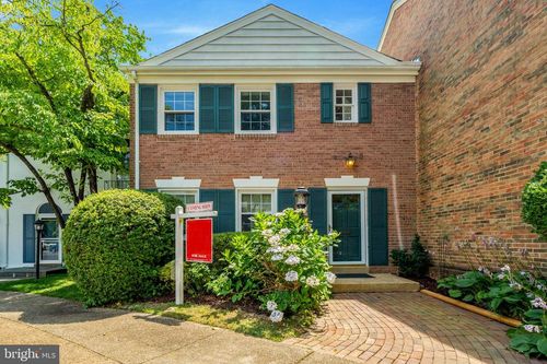 3221 Adams Ct, FAIRFAX, VA, 22030-1900 | Card Image