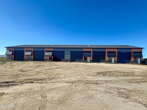 1416 Burlington Dr, Bismarck, ND, 58504-7742 | Card Image