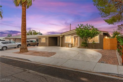 1916 Howard Ave, Las Vegas, NV, 89104-3635 | Card Image
