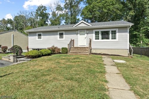 18 Spruce Dr, Green Twp, NJ, 07821-2236 | Card Image