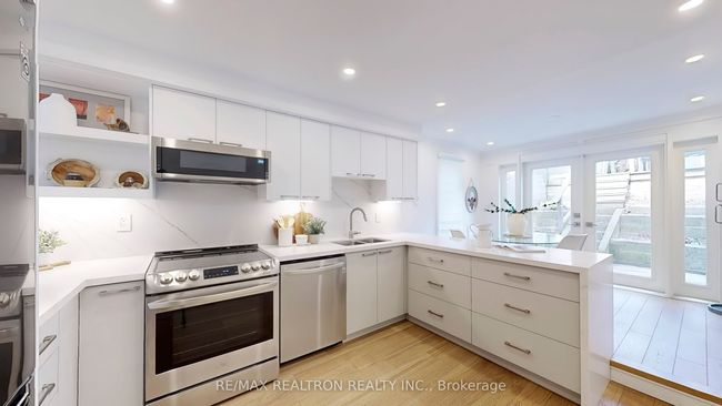 92 Walpole Ave, House attached with 2 bedrooms, 1 bathrooms and null parking in Toronto ON | Image 11