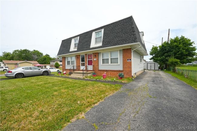536 French Road, Home with 6 bedrooms, 2 bathrooms and null parking in Cheektowaga NY | Image 2