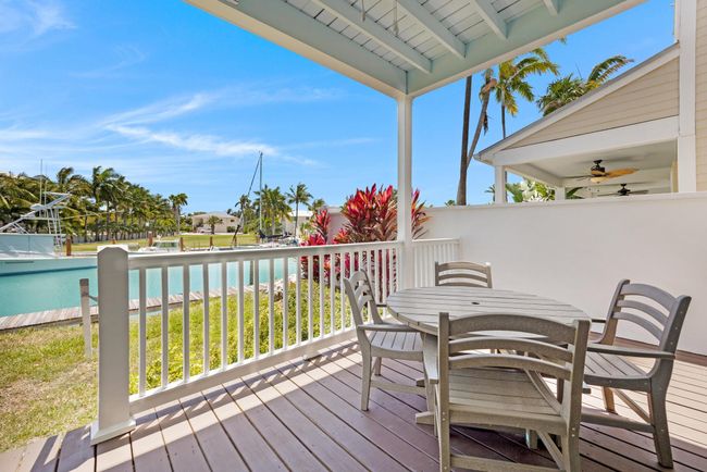 Spacious lower back deck | Image 21