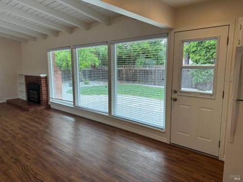 52 Baca Vis, Novato, CA, 94947-2102 | Card Image