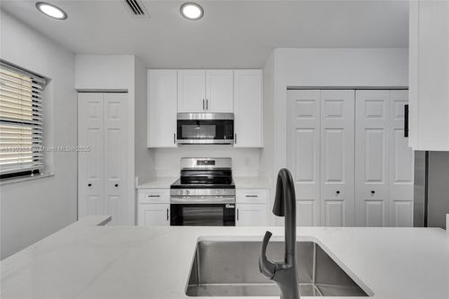 apt-204-10035 Winding Lake Rd, Sunrise, FL, 33351-5824 | Card Image