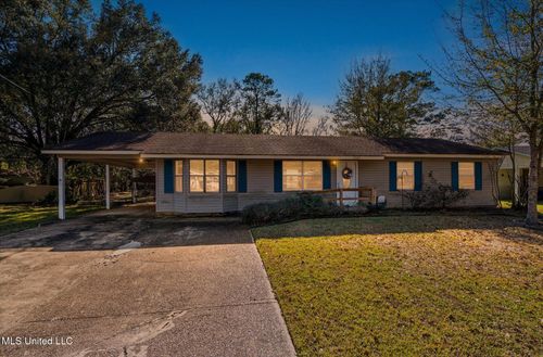 2924 Dantzler St, Moss Point, MS, 39563-2008 | Card Image