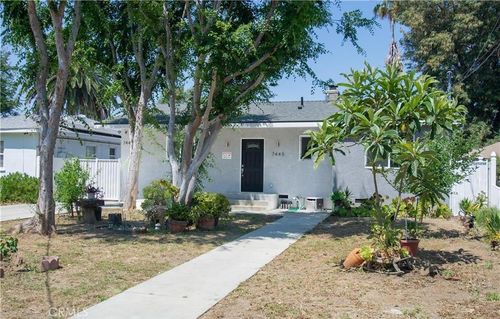 7445 Hesperia Ave, Reseda, CA, 91335-3240 | Card Image