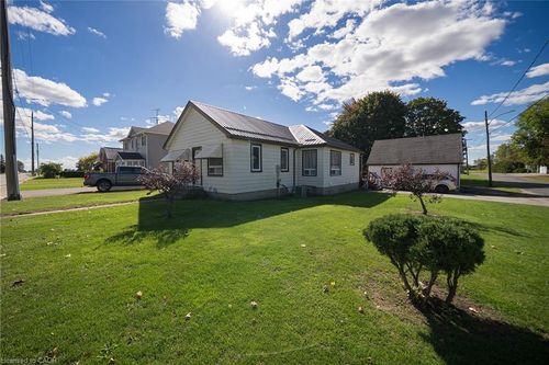 8 Queen St, Langton, ON, N0E1G0 | Card Image