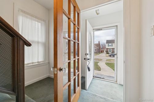 13368 Catalpa St, Southgate, MI, 48195-1212 | Card Image