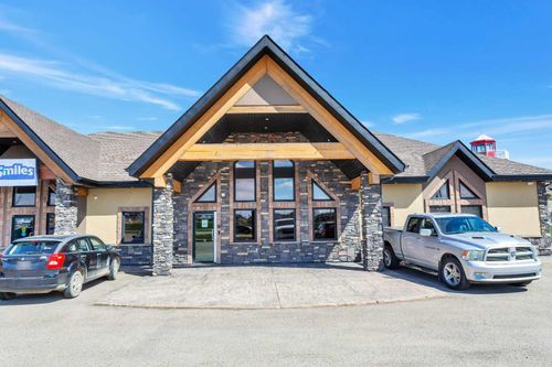 101-17 Beju Industrial Dr, Sylvan Lake, AB, T4S2J4 | Card Image