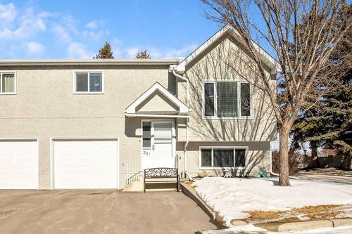 201 Fairway Dr Nw, High River, AB, T1V1C9 | Card Image