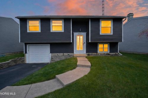 5449 Brook Point Rd, Toledo, OH, 43611-1402 | Card Image