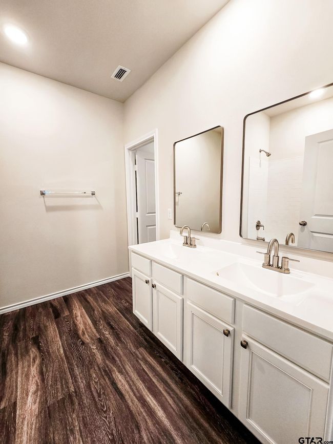 1102 Park Meadows Dr., House other with 4 bedrooms, 2 bathrooms and null parking in Whitehouse TX | Image 12