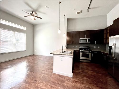 116-2525 Mccue Rd, Houston, TX, 77056-5107 | Card Image