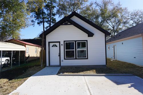 10090 Calendar St, Willis, TX, 77318-7237 | Card Image