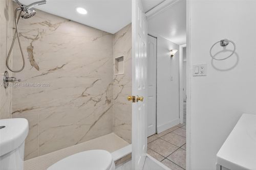 apt-302-606 W 81st St, Hialeah, FL, 33014-4156 | Card Image