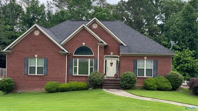 6811 Scooter Drive, House other with 3 bedrooms, 2 bathrooms and null parking in Trussville AL | Image 1