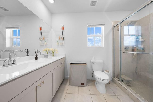 837 Se 16 Th Ct, Townhouse with 3 bedrooms, 3 bathrooms and null parking in Homestead FL | Image 16