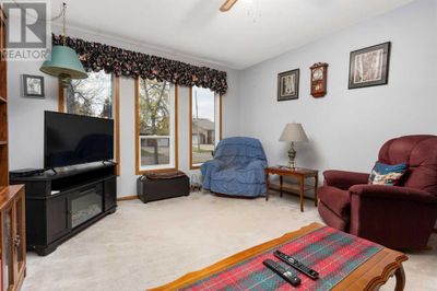 6520 49 Ave, House other with 5 bedrooms, 3 bathrooms and 4 parking in Camrose AB | Image 3