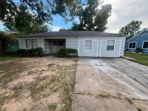 7418 Saunders Rd, Houston, TX, 77016-2743 | Card Image